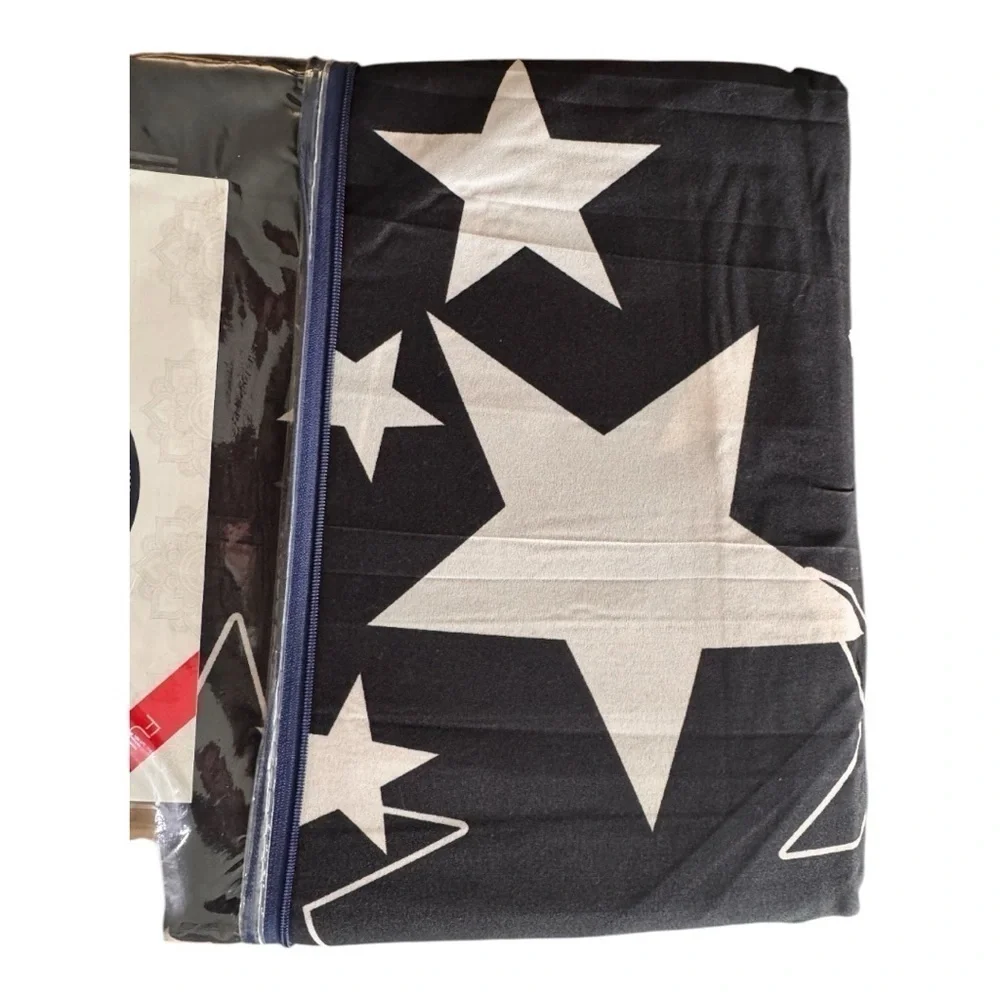 3/$25 Maria Collection Black & White Star Print Full Size 4 Piece Sheet Set